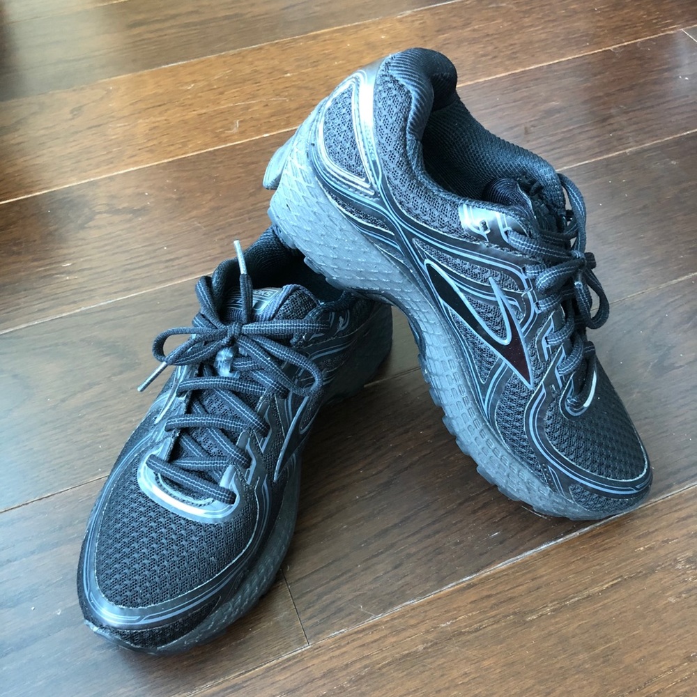 Brooks Adrenaline GTS 16